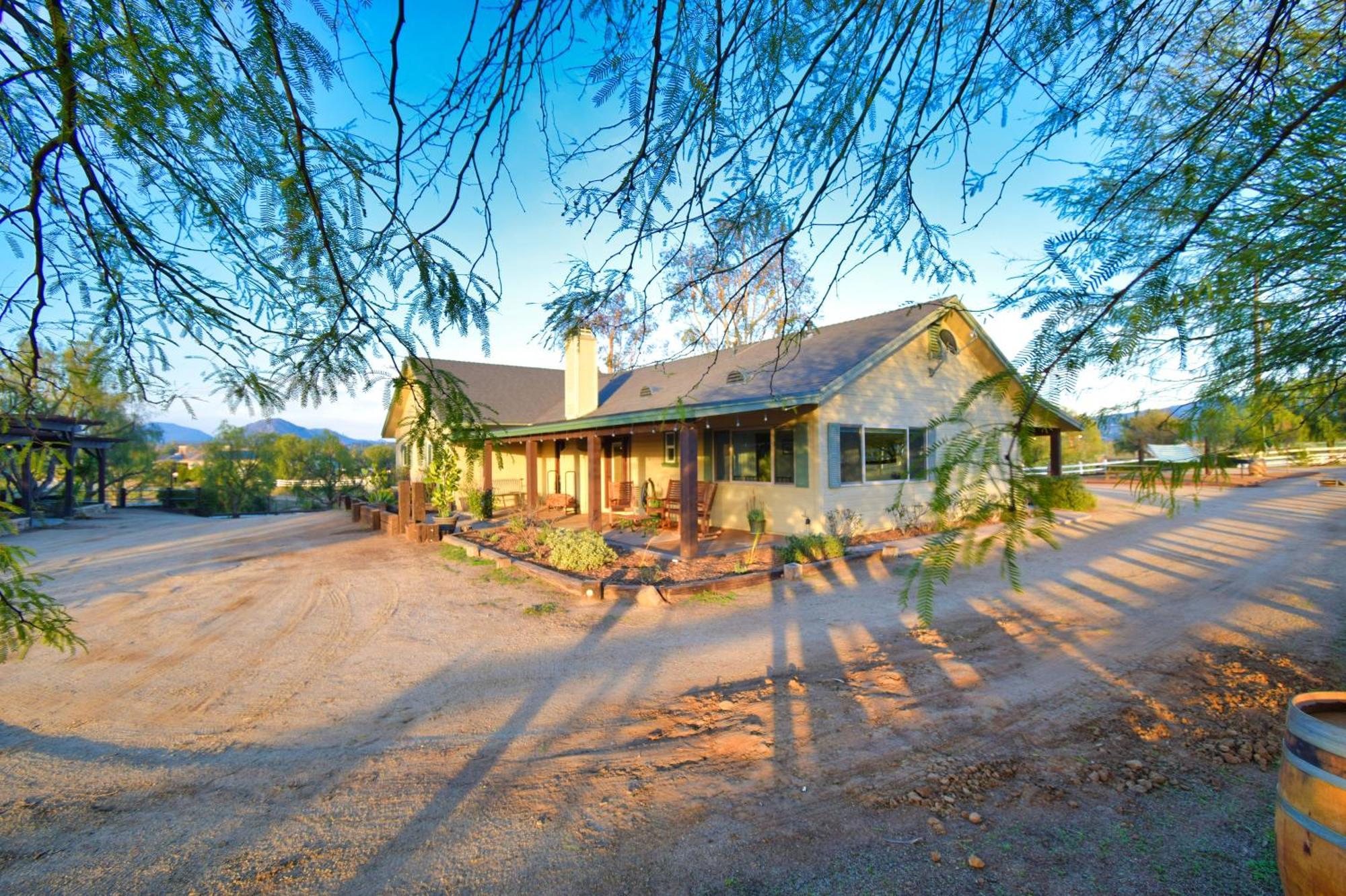 Peppertree Lane Ranch -- Seven-Acre Ranch In The Heart Of Wine Country 호텔 테메큘라 외부 사진